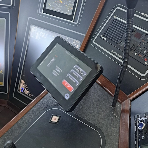 EXOR JSmart in stuurhuis binnenvaartschip 2